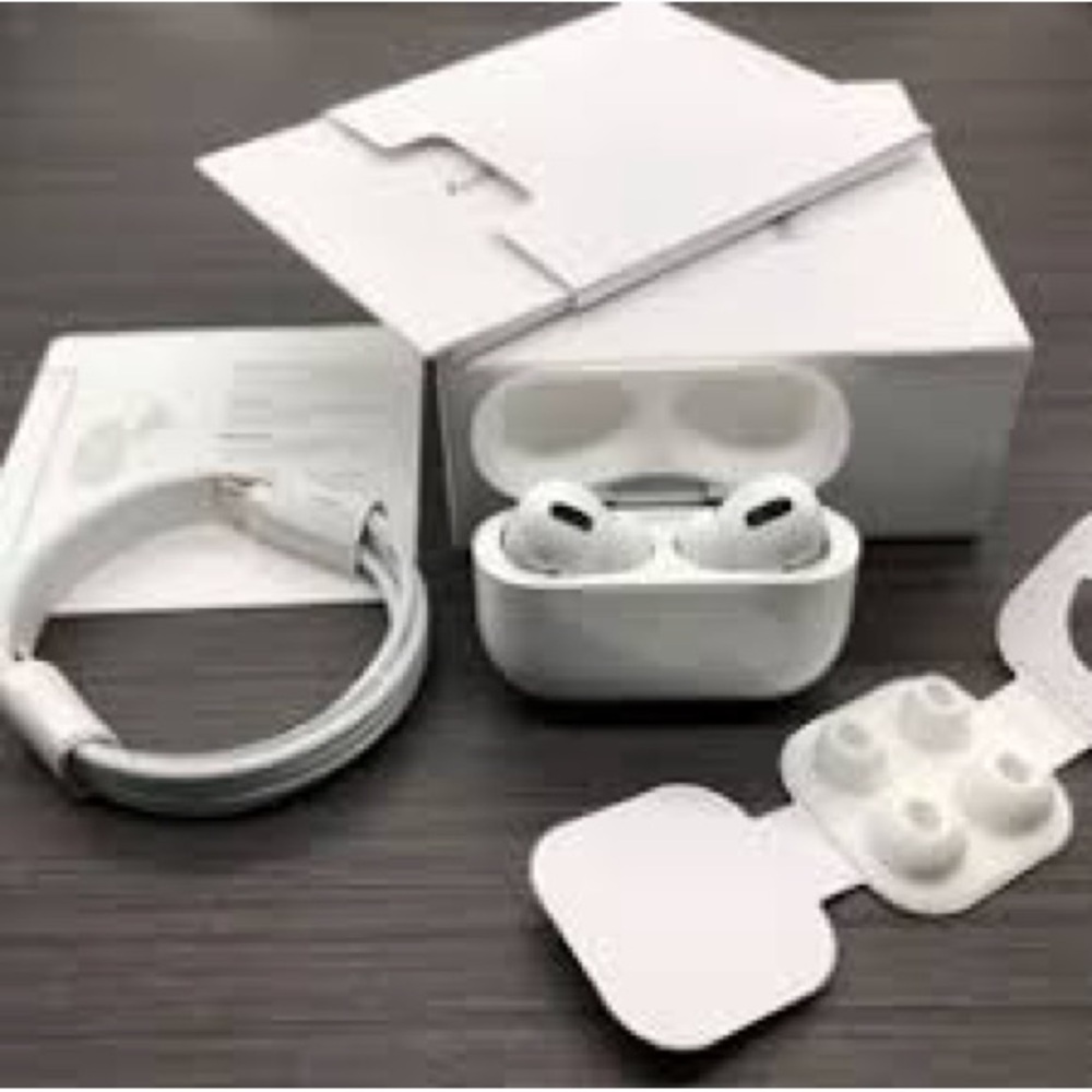 Apple White Wireless Earbuds with Charging Case